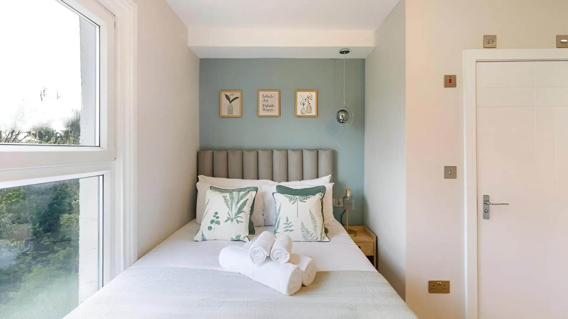 Serene Green Getaway Studio With Calming Ambiance London 0*,  United Kingdom